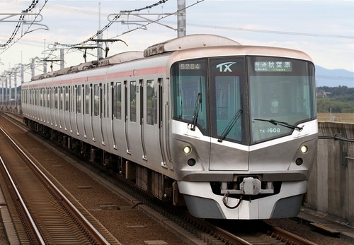四つ葉 Men's shoes adidas ZX 700 HD Beige Tone/ Off White/ Feather