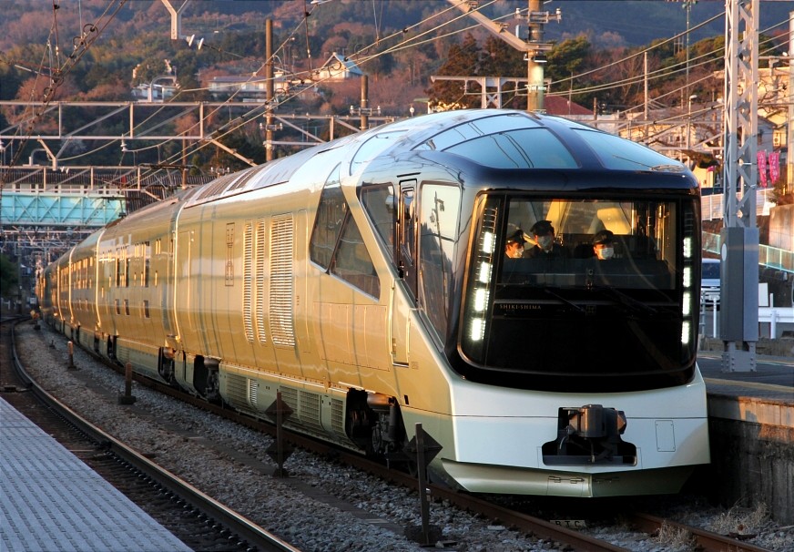 E001形 TRAIN SUITE 四季島 8044M(冬の1泊2日コース): 浪漫特快
