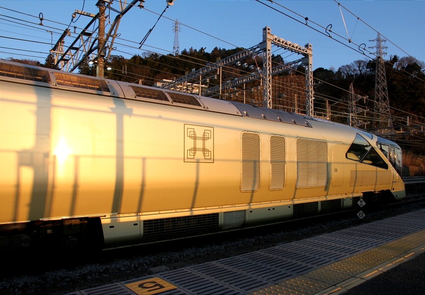 島根県 E001形 TRAIN SUITE 四季島 8044M(冬の1泊2日コース): 浪漫特快