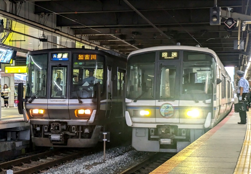 221系 近キトF01編成(湖西線開通50周年記念ヘッドマーク) 回送